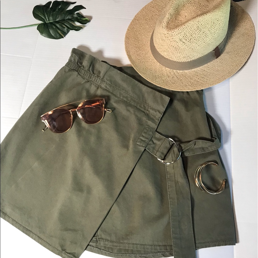URBAN OUTFITTERS khaki green skirt
